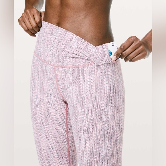 LULULEMON Wunder Under Crop High Rise Leggings - Picture 3 of 7